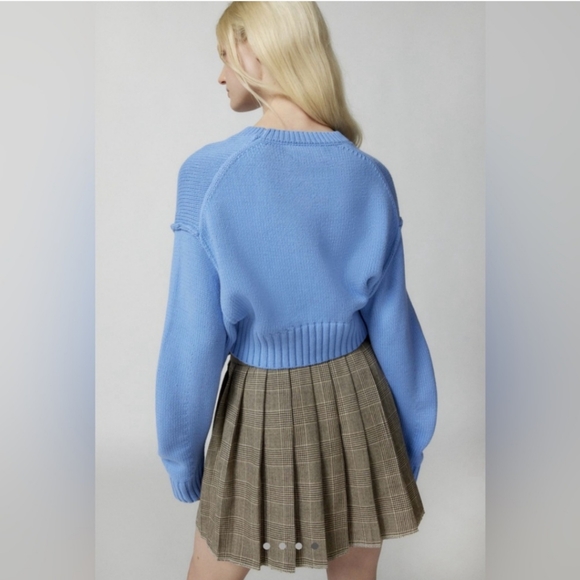 UO Cropped Sweater - Picture 4 of 10